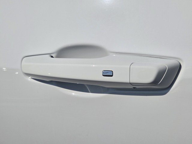2027 Chevrolet Equinox LT - Photo 9