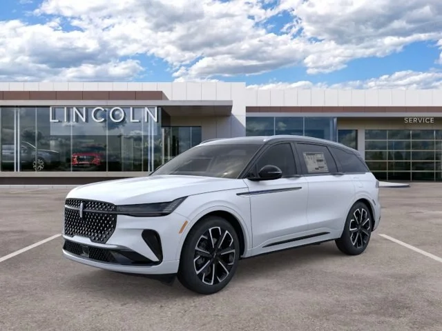 New 2026 White Platinum Metallic Tri-Coat Lincoln Reserve image 1