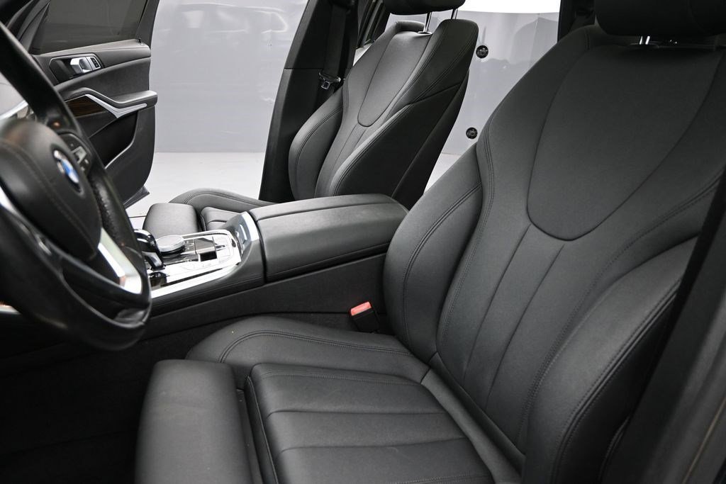 Used 2020 Arctic Gray Metallic BMW xDrive40i image 16