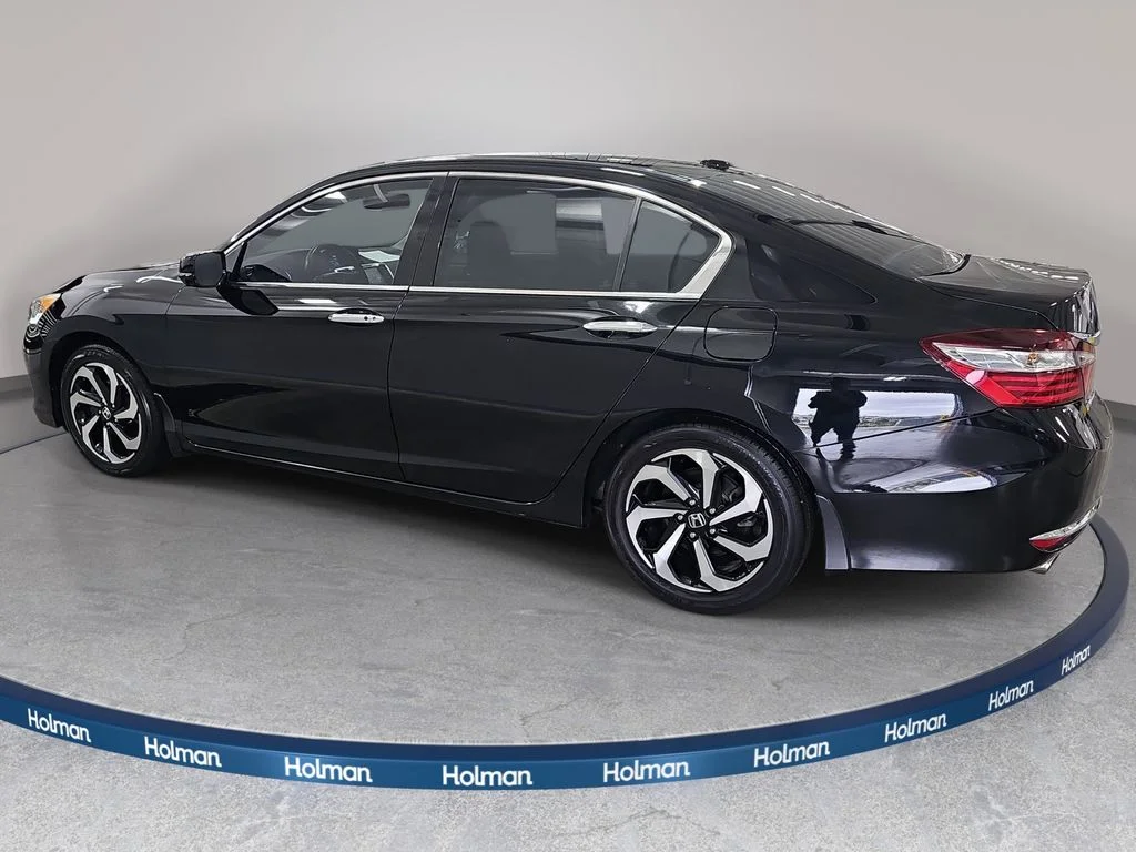 Used 2017  Honda EX-L image 9