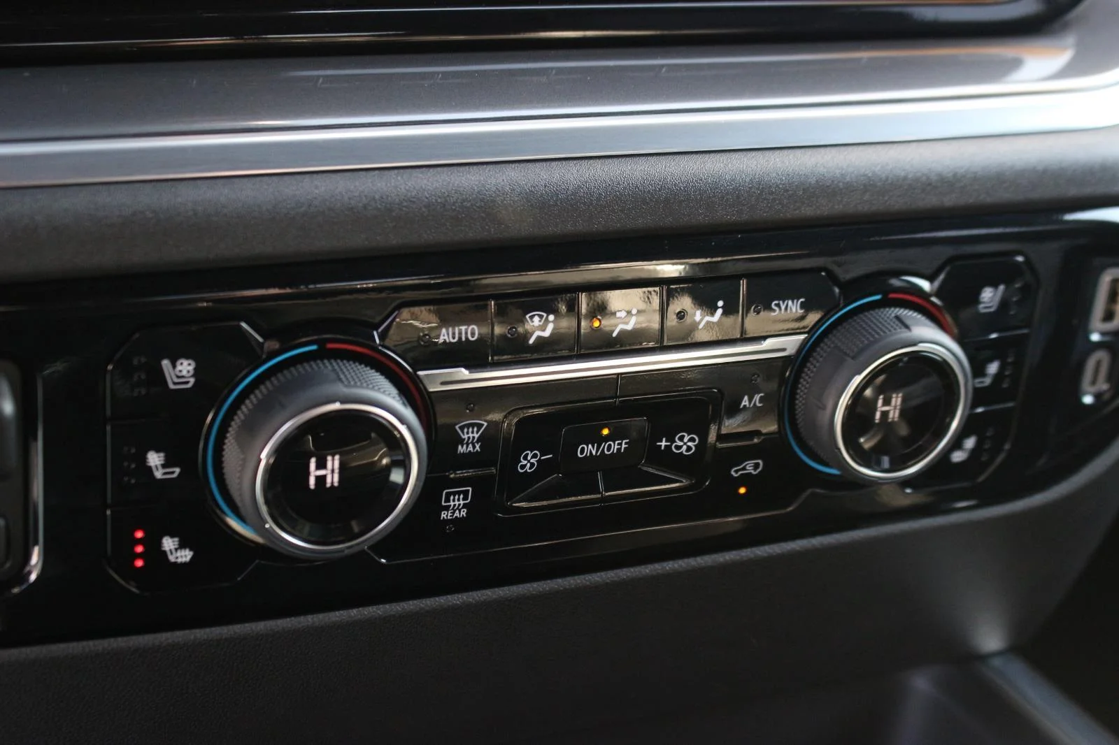 Used 2025 Black Chevrolet High Country image 27