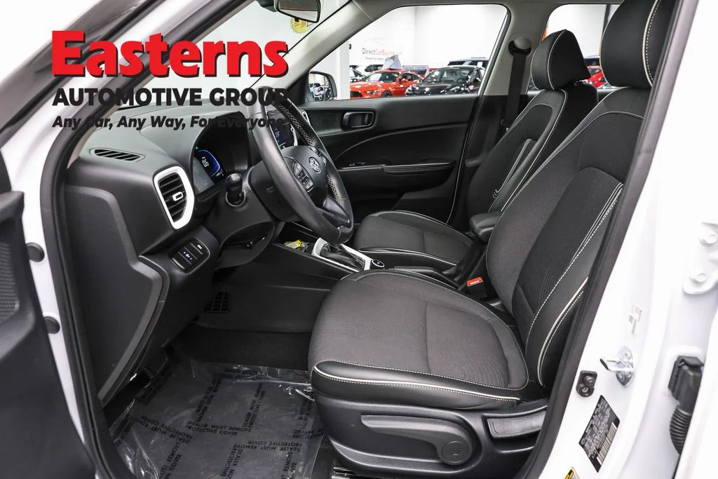 Used 2025 White Hyundai Limited image 13