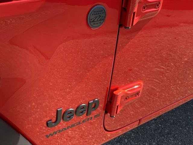 Used 2025 Firecracker Red Clearcoat Jeep Sport S image 10
