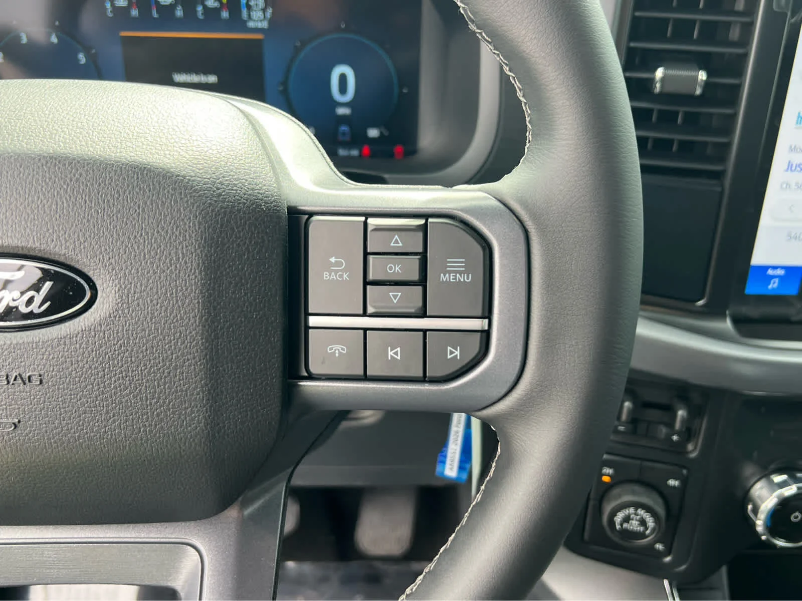 New 2026 Agate Black Metallic Ford XLT image 33