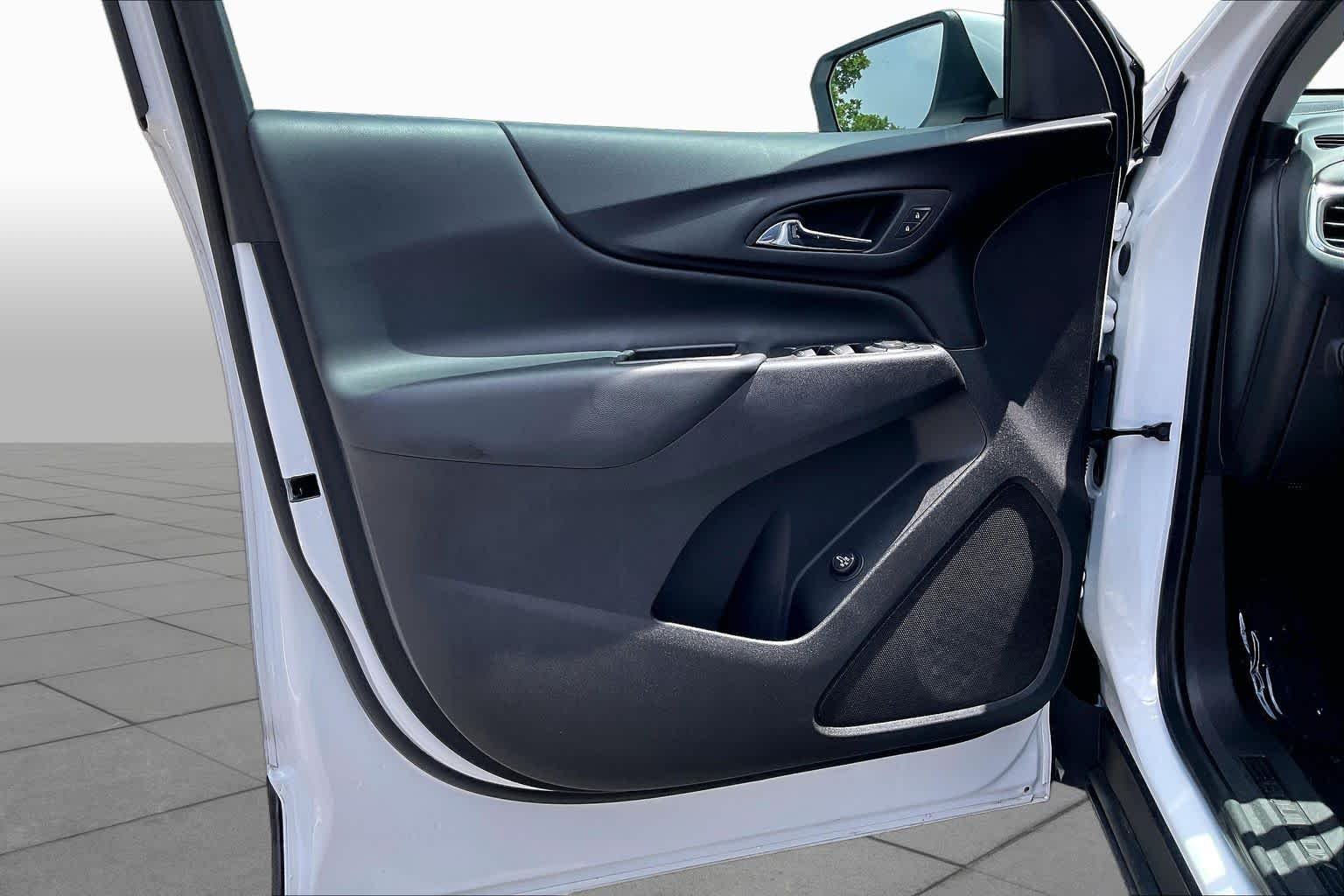 Used 2024 Summit White Chevrolet LT image 22