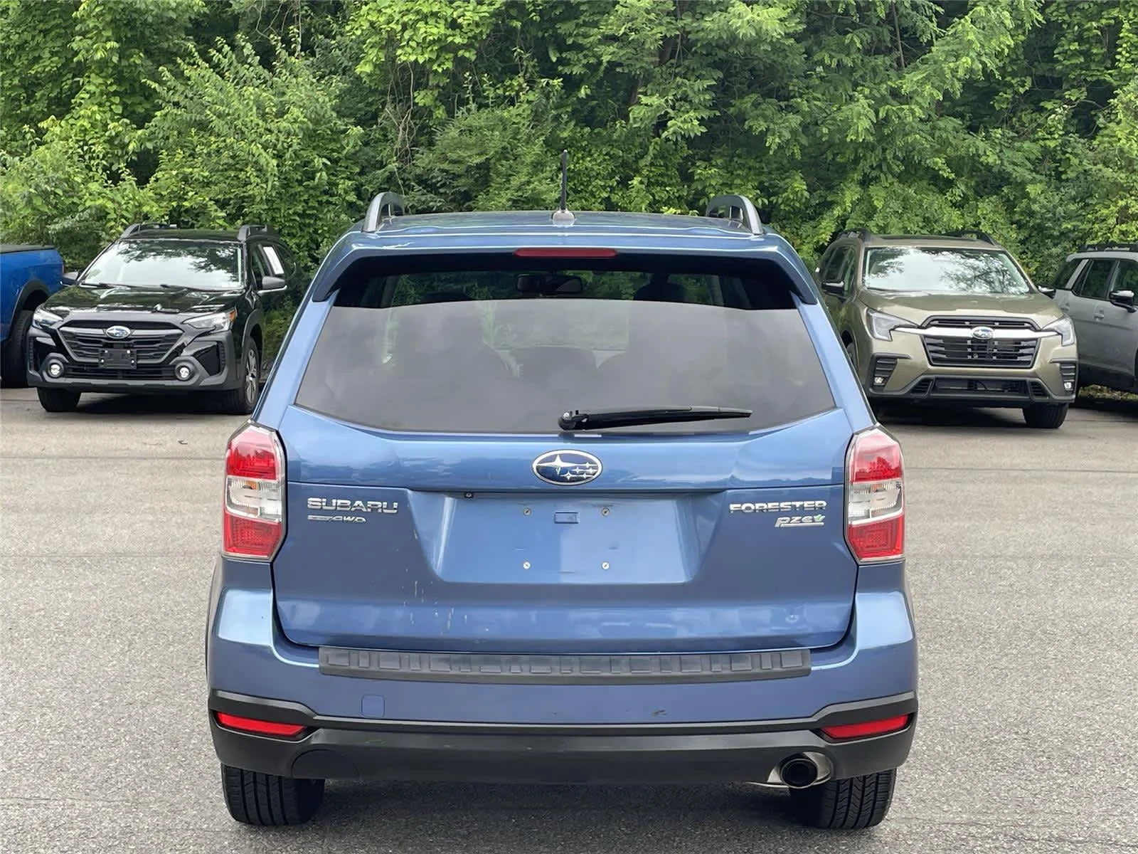 Used 2015 Quartz Blue Pearl Subaru 2.5i Limited image 4