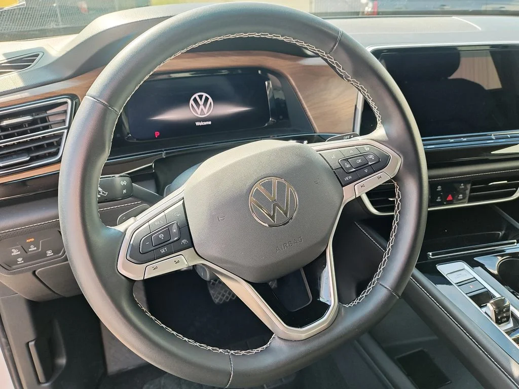 2025 Volkswagen Atlas SE w/Tech - Photo 17