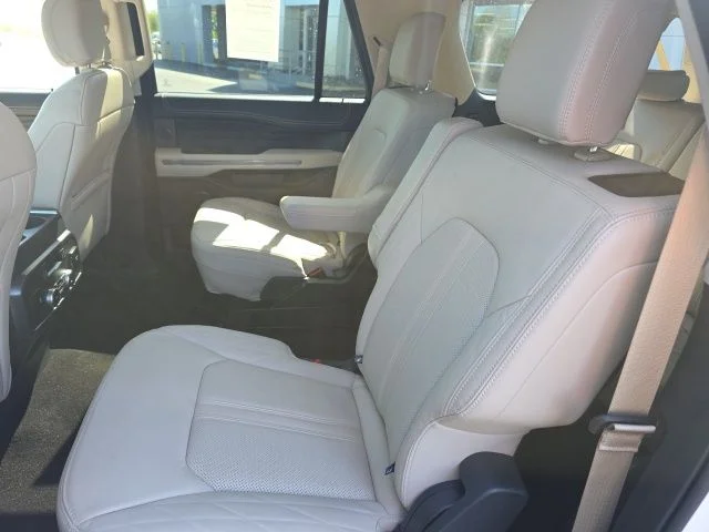 Used 2023 White Metallic Ford Platinum image 24
