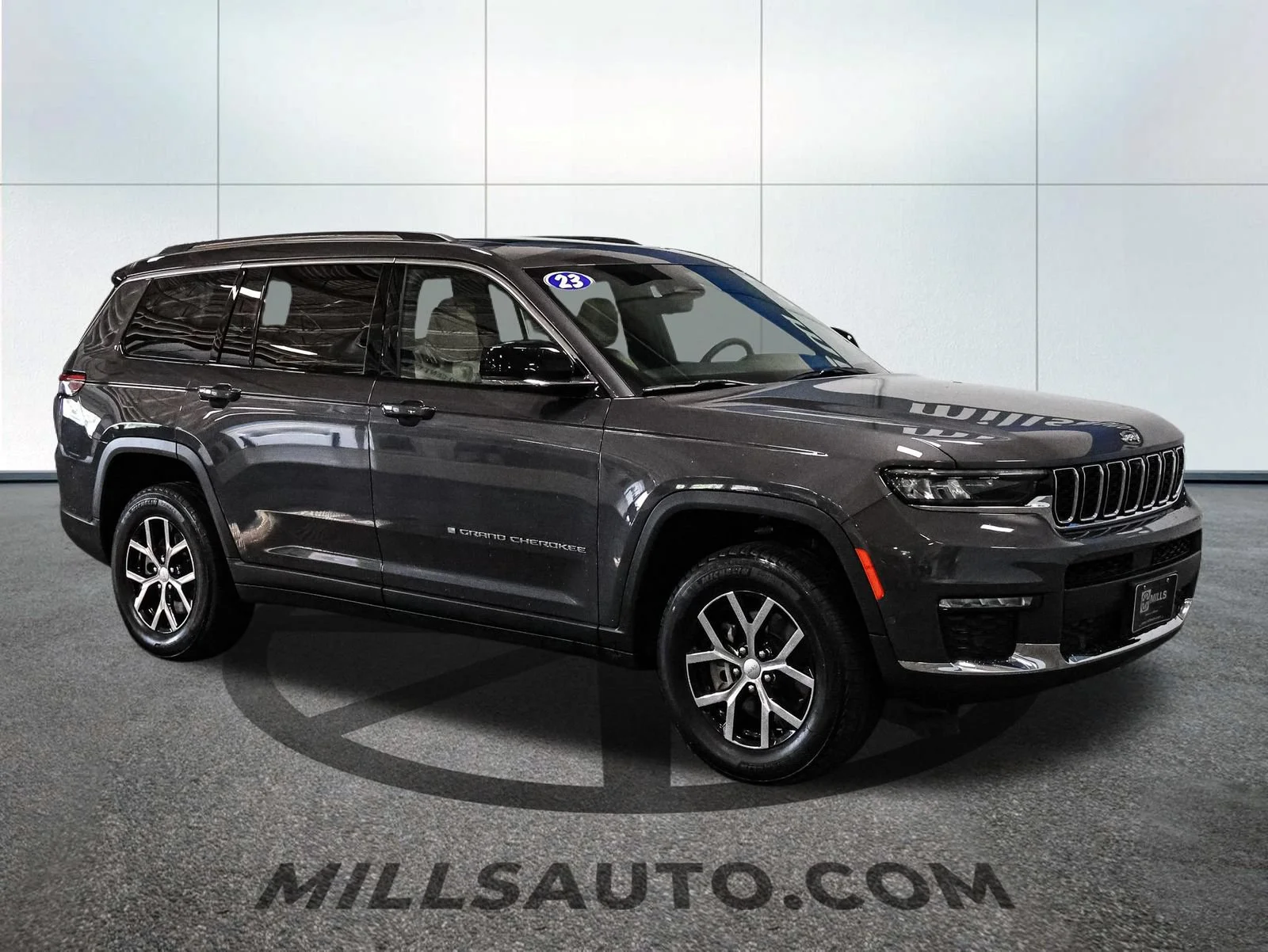 Used 2023 Gray Jeep Limited 4x4 image 11
