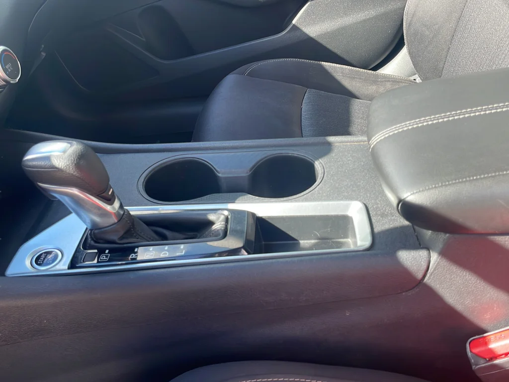 Used 2019 White Nissan 2.5 S image 22