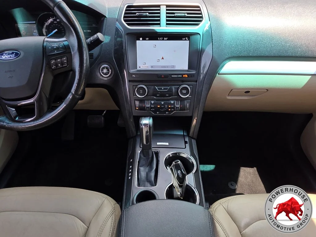 Used 2017 White Ford XLT image 21