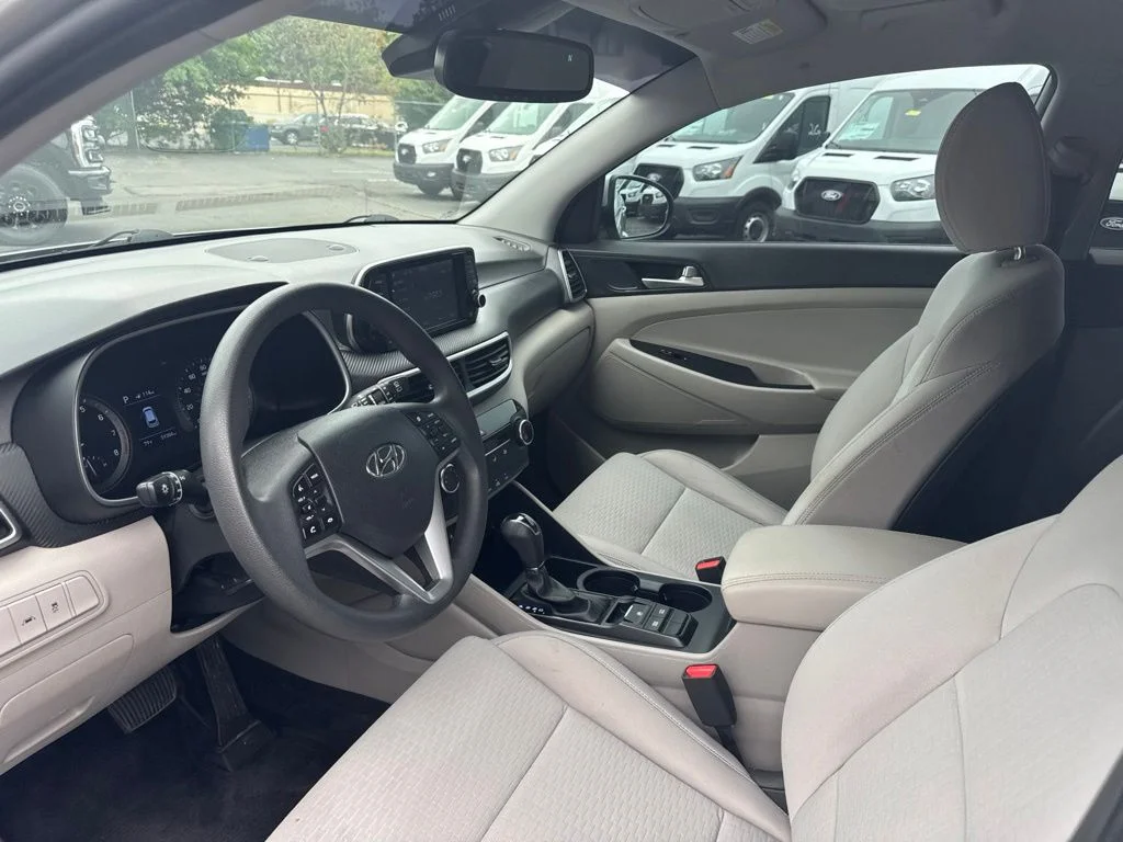 Used 2021 Silver Hyundai SE image 13