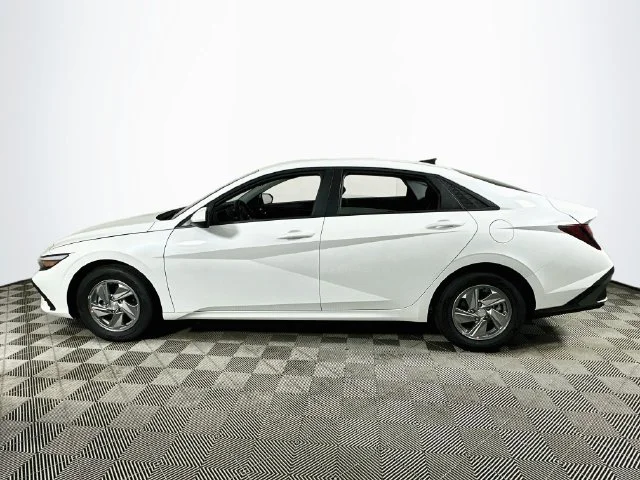 New 2026 White Hyundai SE image 6