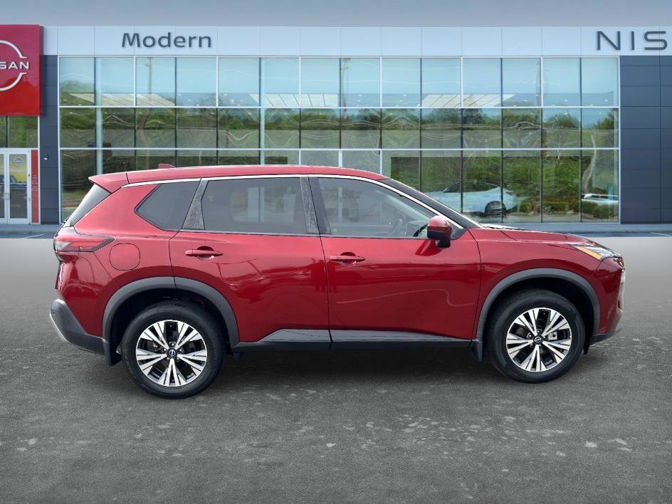 Used 2022 Scarlet Ember Tintcoat Nissan SV image 4