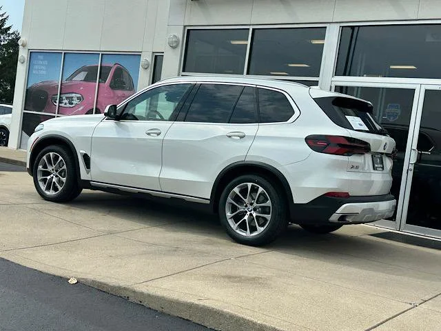 Certified Used 2024 Mineral White Metallic BMW xDrive40i image 7