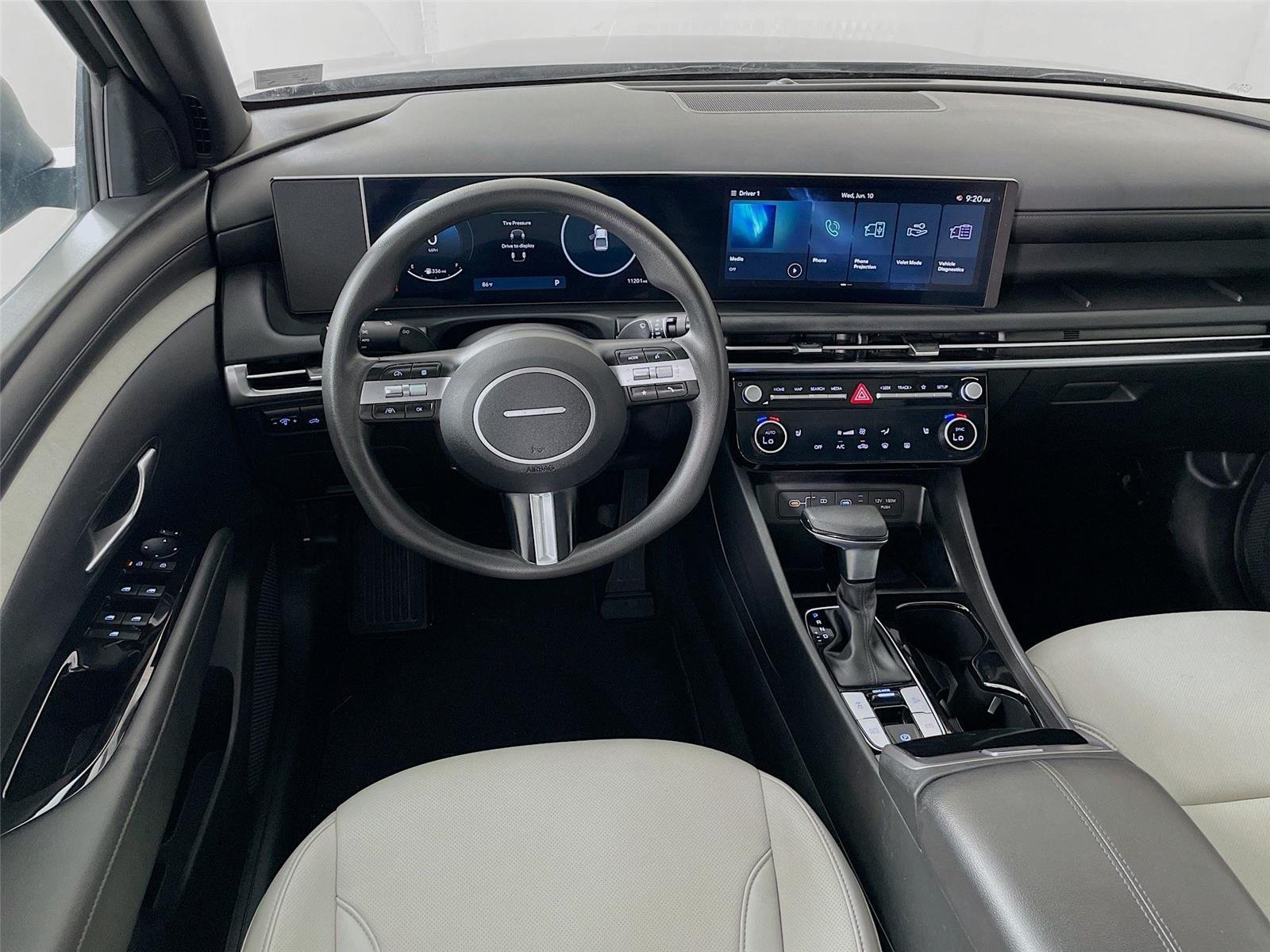 Used 2025 Hampton Gray Hyundai SEL Activity image 25