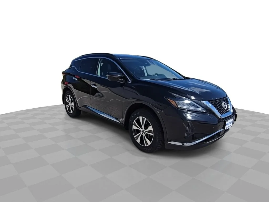 Used 2024  Nissan SV image 2