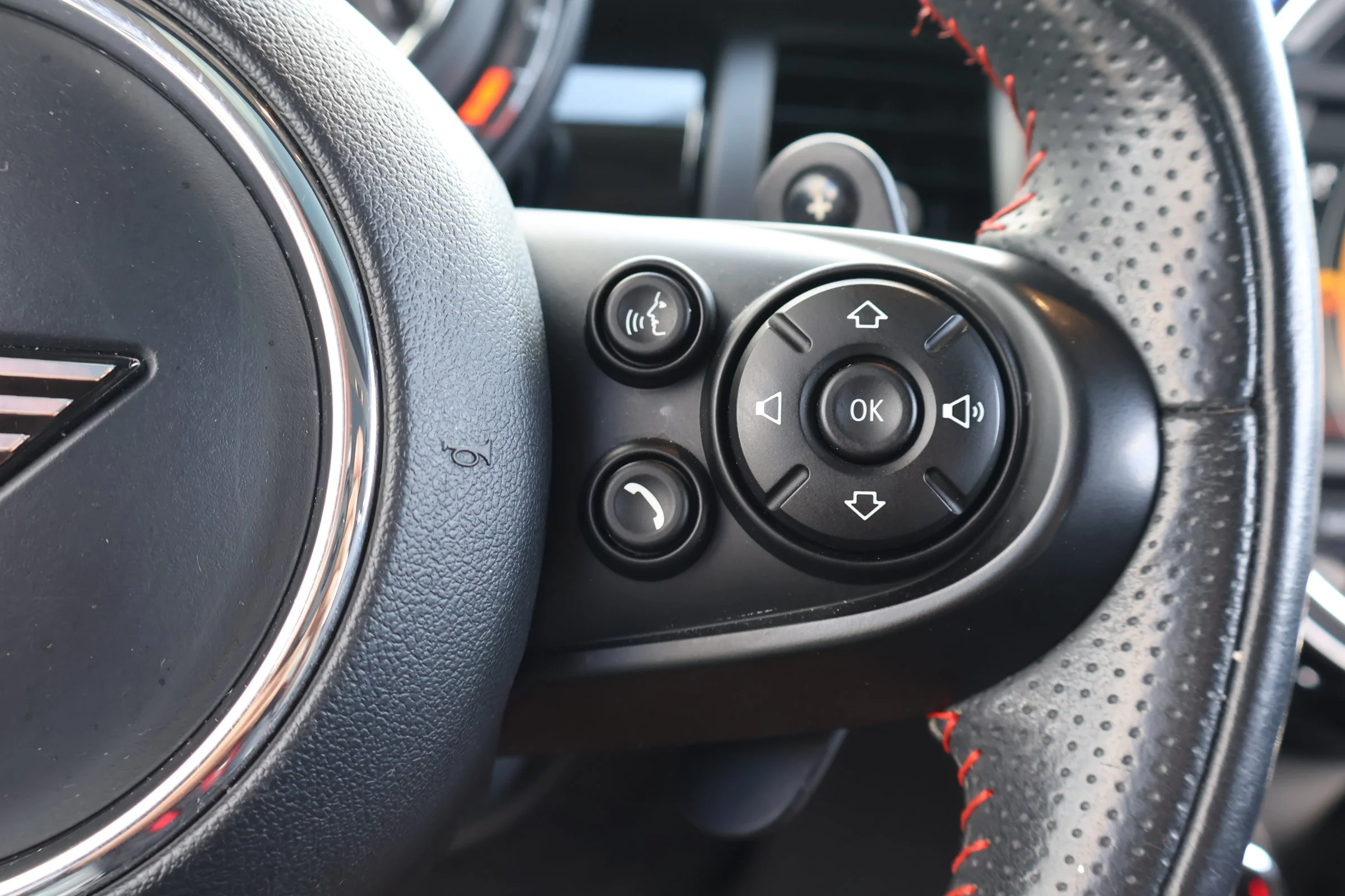 Used 2020 White Silver Metallic MINI Cooper S image 23