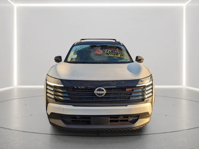 Certified Used 2026 White Nissan SR image 5