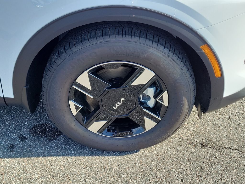 New 2026 White Kia LX image 39
