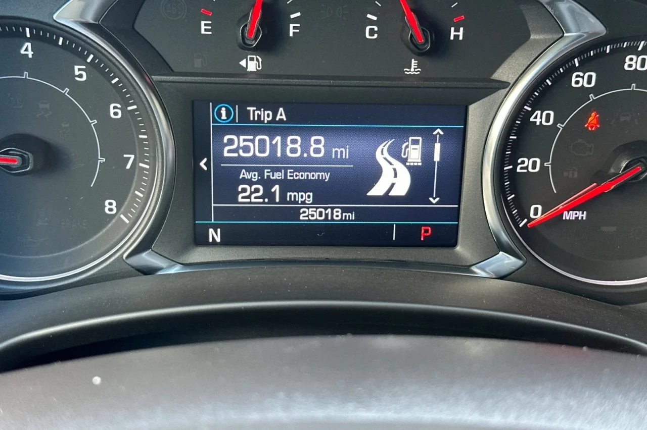 Used 2024 BLACK GMC SLE image 24