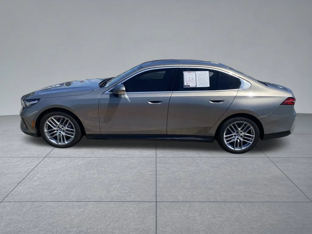 Used 2024 Gray BMW 530i xDrive image 3
