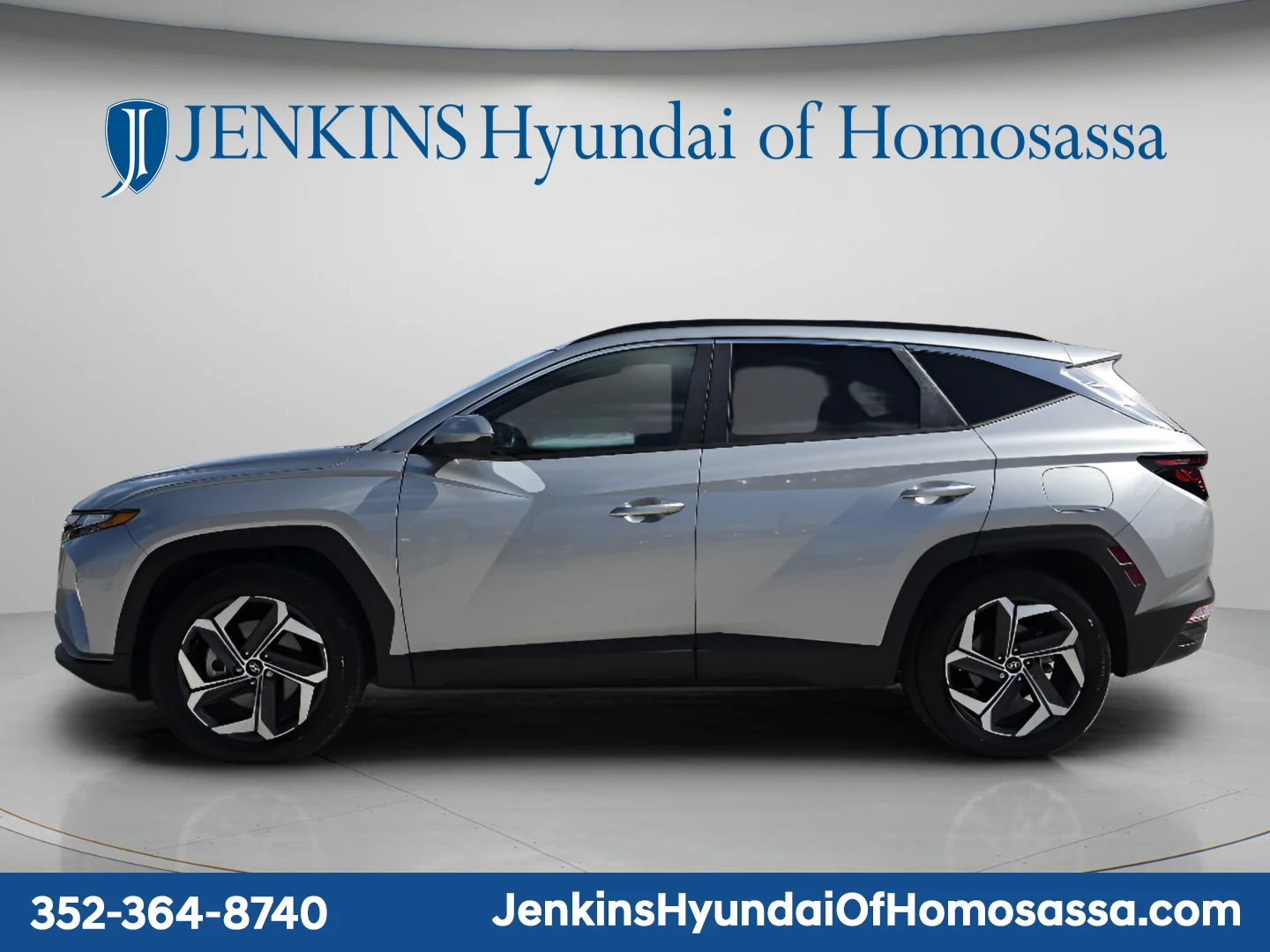 Used 2024 Silver Hyundai SEL image 8
