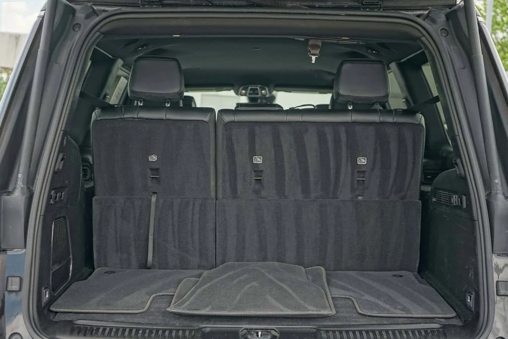 Used 2024 Diamond Black Crystal Pearlcoat Jeep Series II image 10