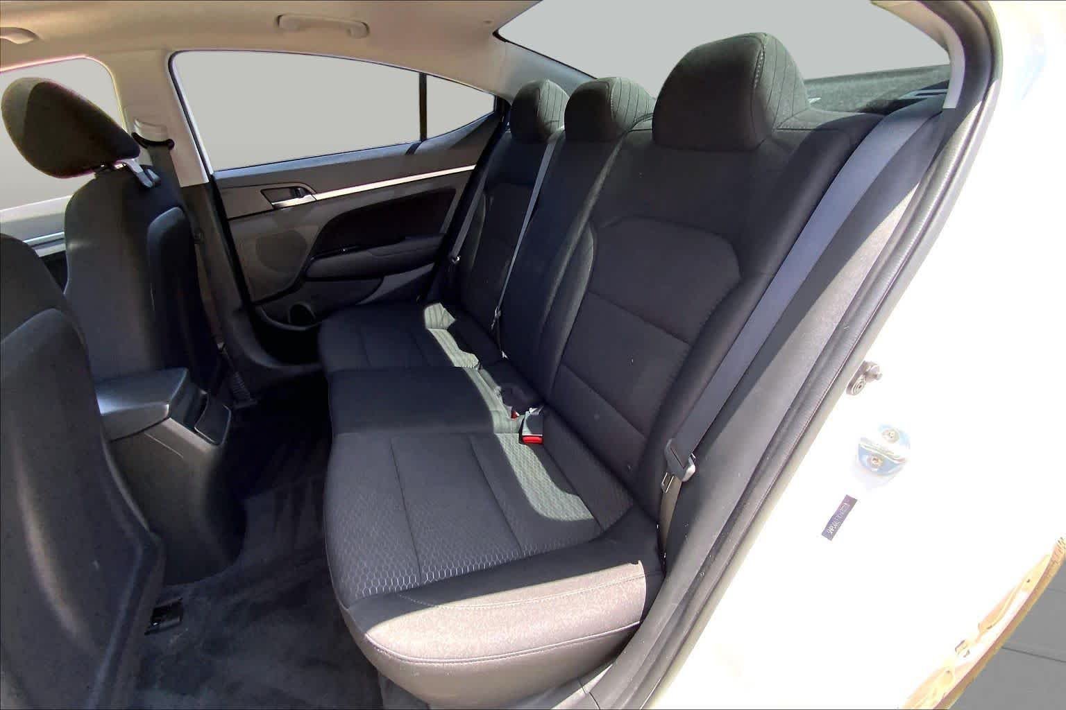 Used 2019 Quartz White Pearl Hyundai Value Edition image 19