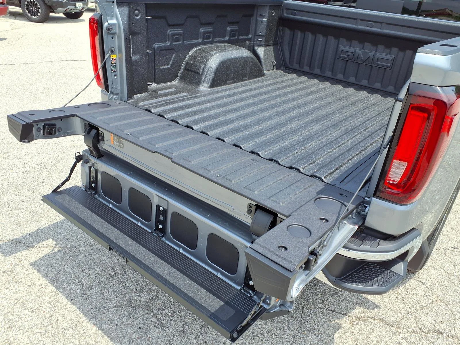 2026 GMC Sierra 1500 SLT - Photo 20