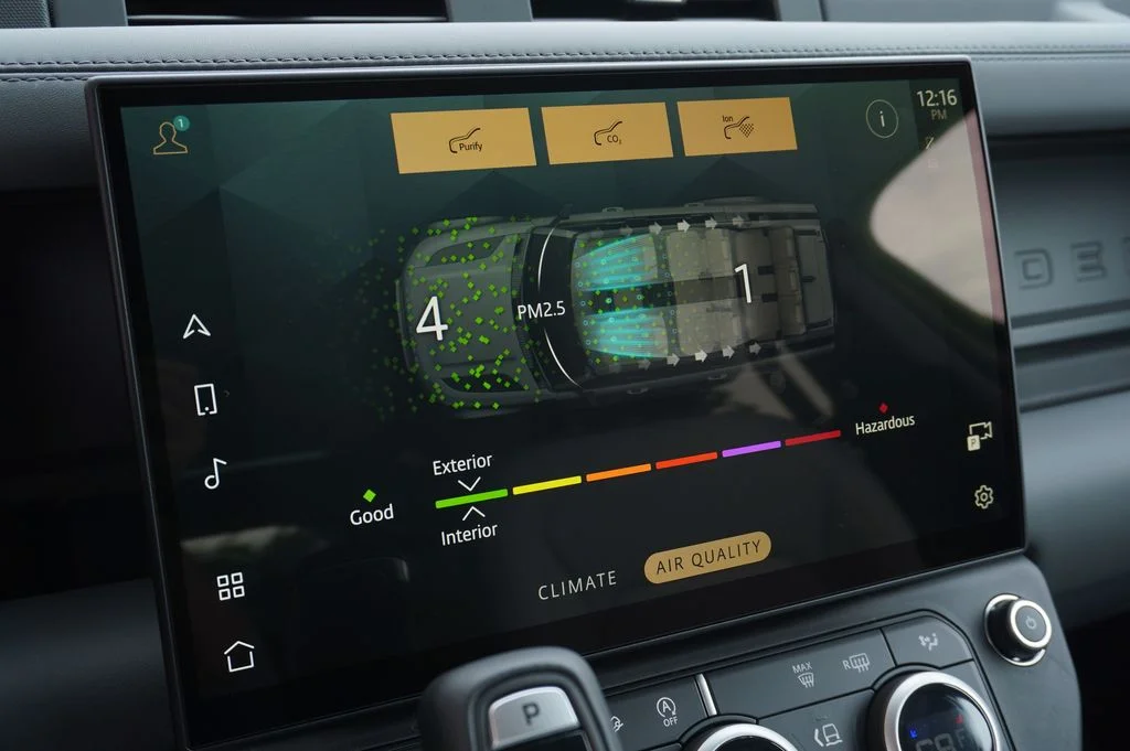 New 2026 Woolstone Green Land Rover X-Dynamic SE image 22