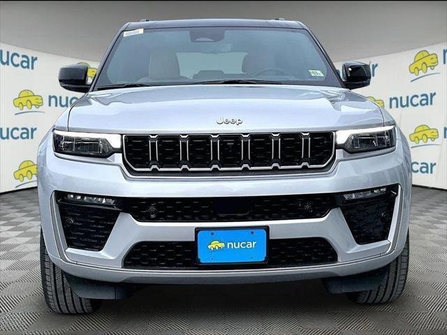 New 2026 Silver Zynith Exterior Paint Jeep Summit image 3