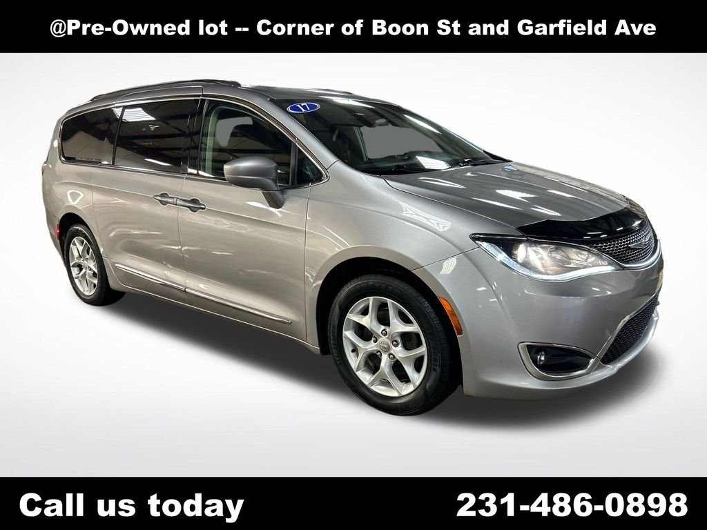 Used 2017 Silver Chrysler Touring L Plus image 7