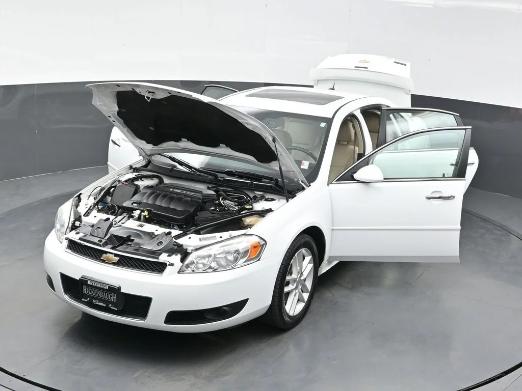 Used 2014 White Chevrolet LTZ image 37