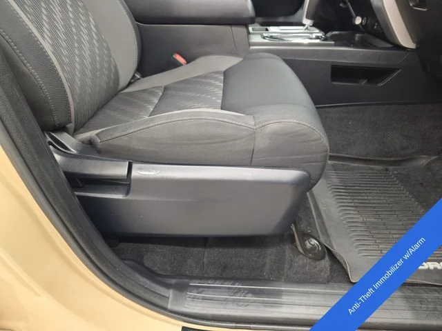 Used 2018 Quicksand Toyota SR5 image 11
