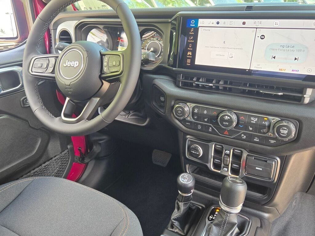 New 2026 Tuscadero Pearlcoat Jeep Sport S image 5