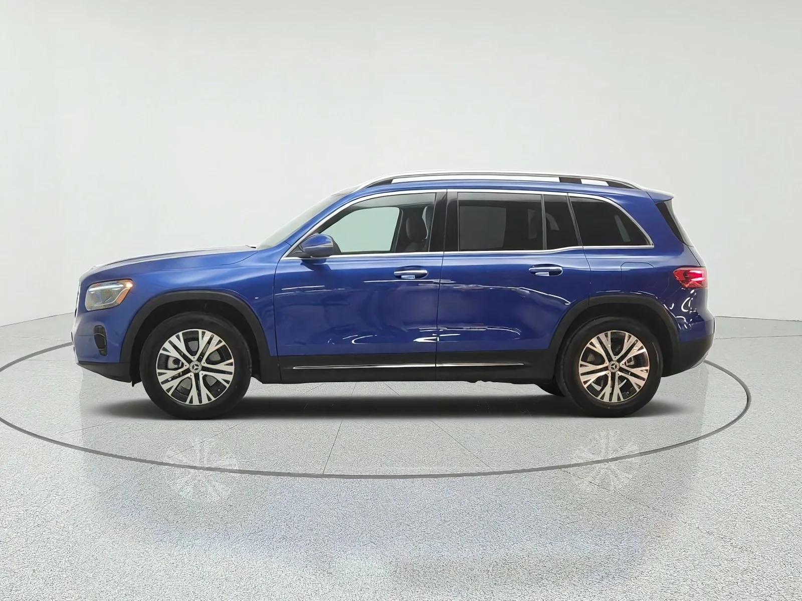 Used 2024 Starling Blue Metallic Mercedes-Benz GLB 250 4MATIC® SUV image 8