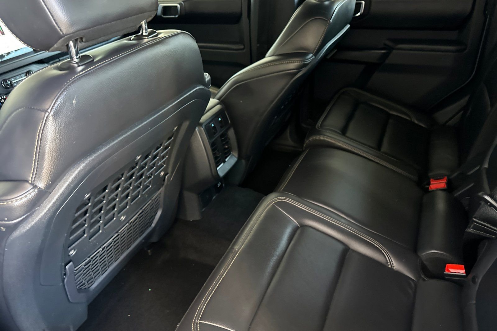 Used 2025 Gray Ford Badlands image 12