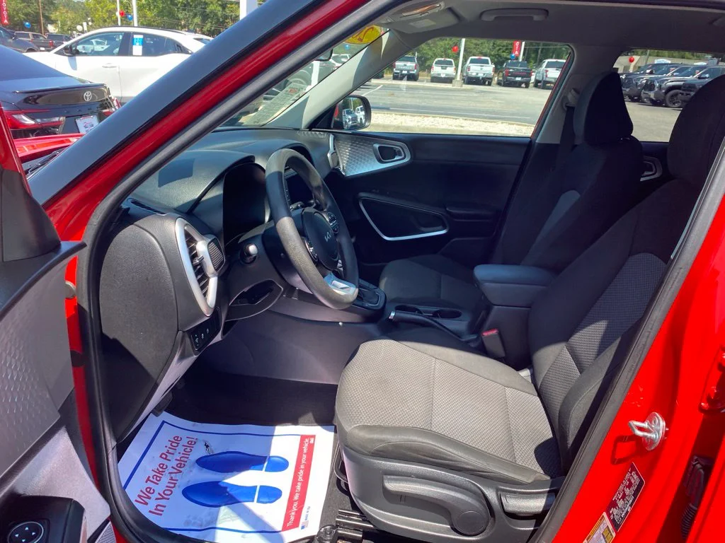 Used 2023 Red Kia LX image 5