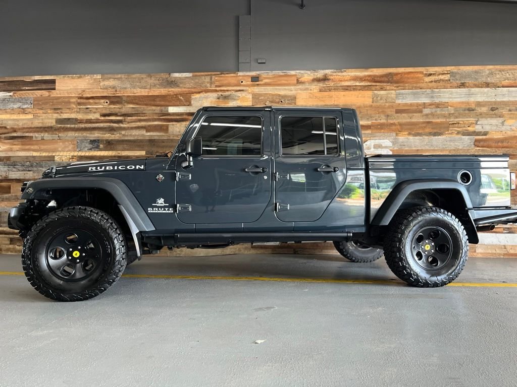 Used 2017 Rhino Clearcoat Jeep Unlimited Rubicon image 23