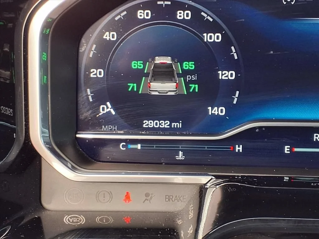 Used 2025 Summit White Chevrolet LT image 27