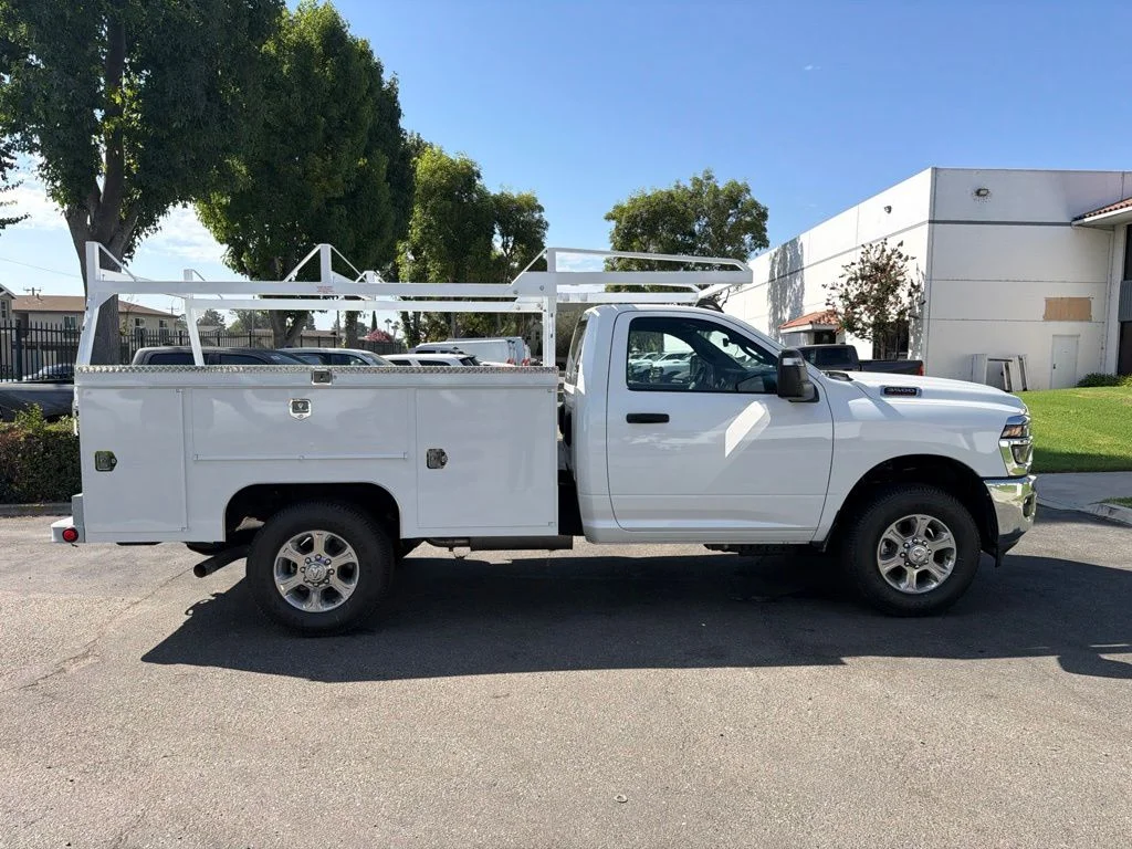 2025 RAM 3500 Chassis Tradesman - Photo 6
