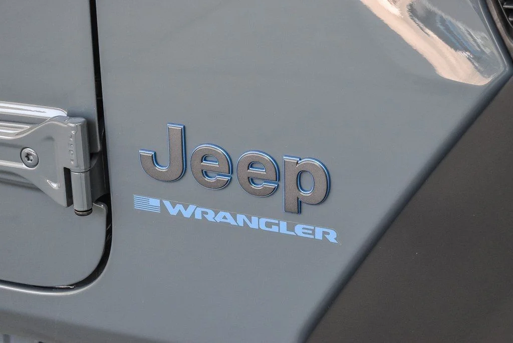 New 2025 Anvil Clearcoat Jeep Sport S 4xe image 9