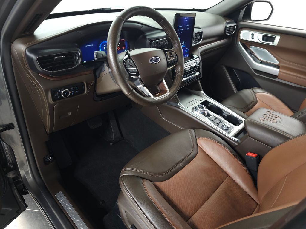 Used 2023 Gray Metallic Ford King Ranch image 18