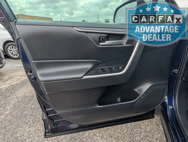 2023 Toyota RAV4 XLE - Photo 13