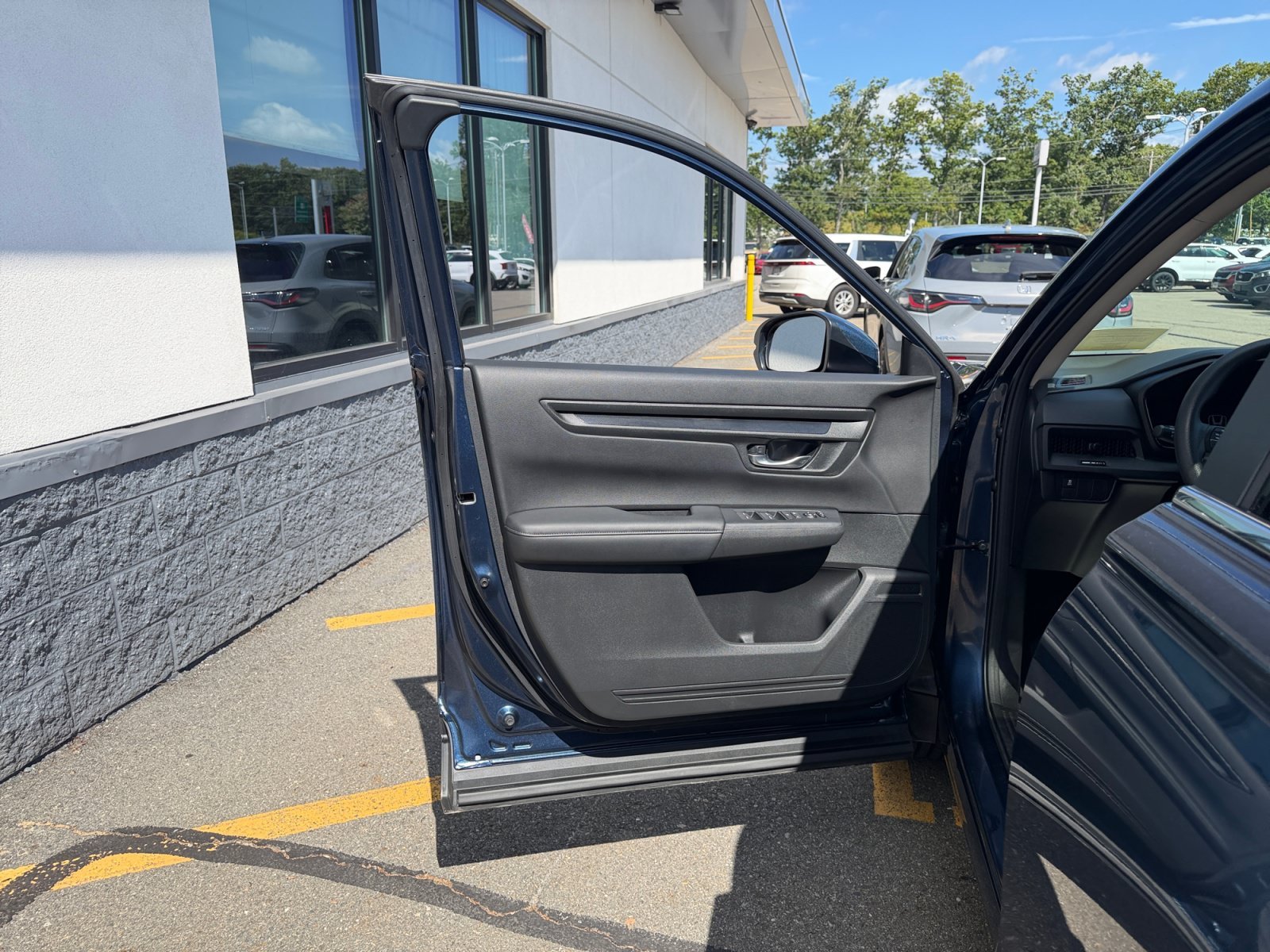2025 Honda CR-V EX - Photo 28
