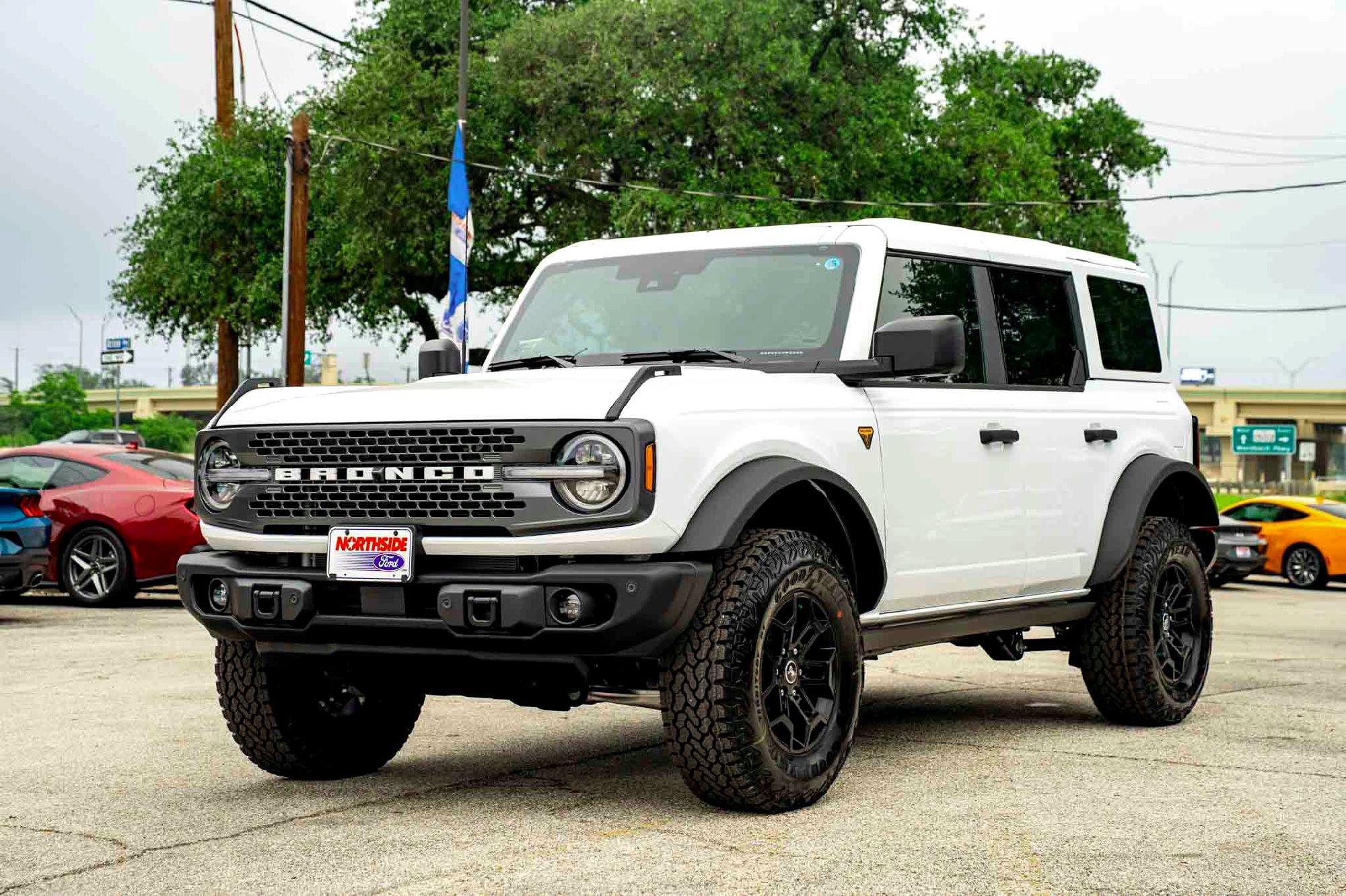 New 2026 Oxford White Ford Badlands image 7