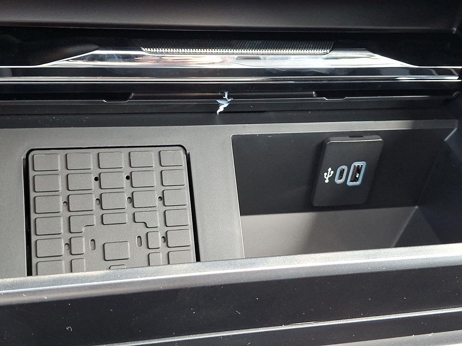 New 2026 Carbonized Gray Metallic Ford F-250® Lariat® image 17