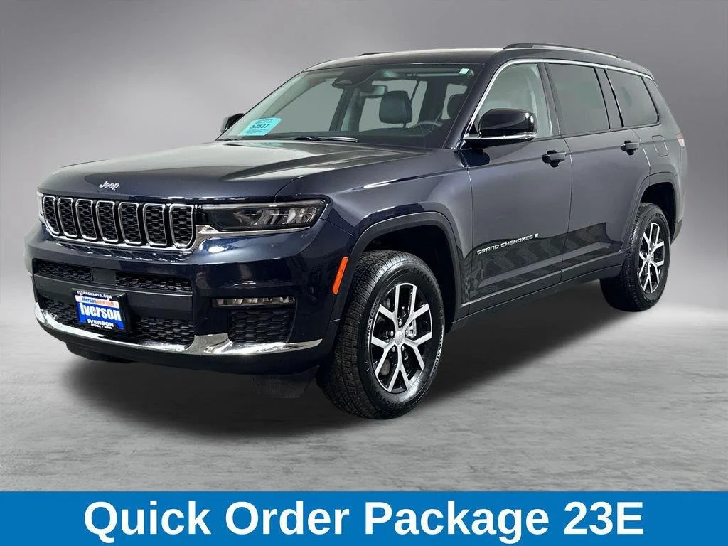 Used 2023 Midnight Sky Jeep Limited image 6