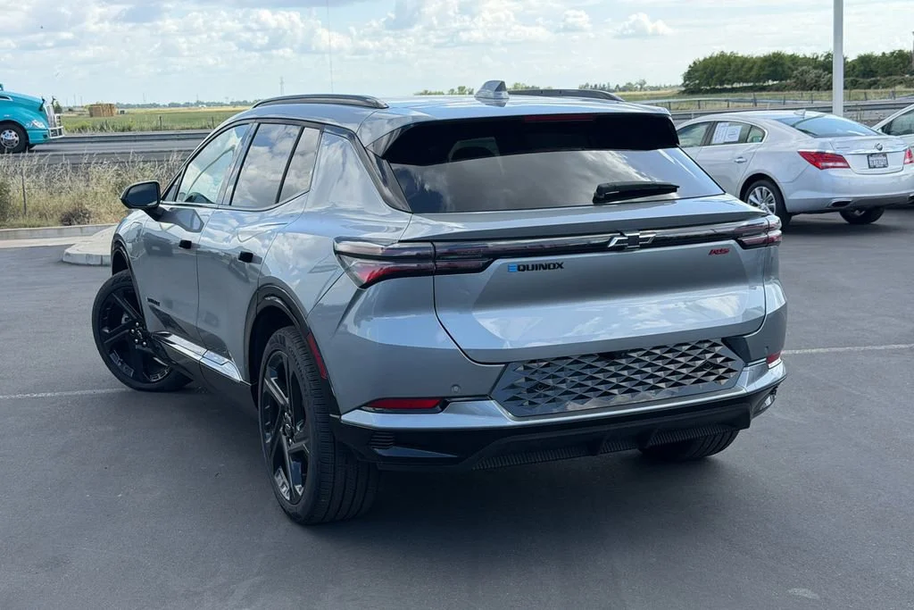 2025 Chevrolet Equinox EV RS - Photo 7